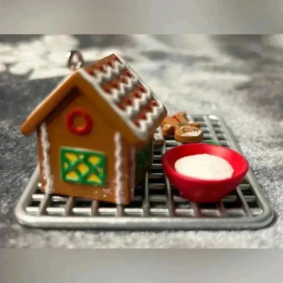 Hallmark Keepsake NIB 2011 Season’s Treatings #3 In Series Christmas Ornament - Picture 5 of 9